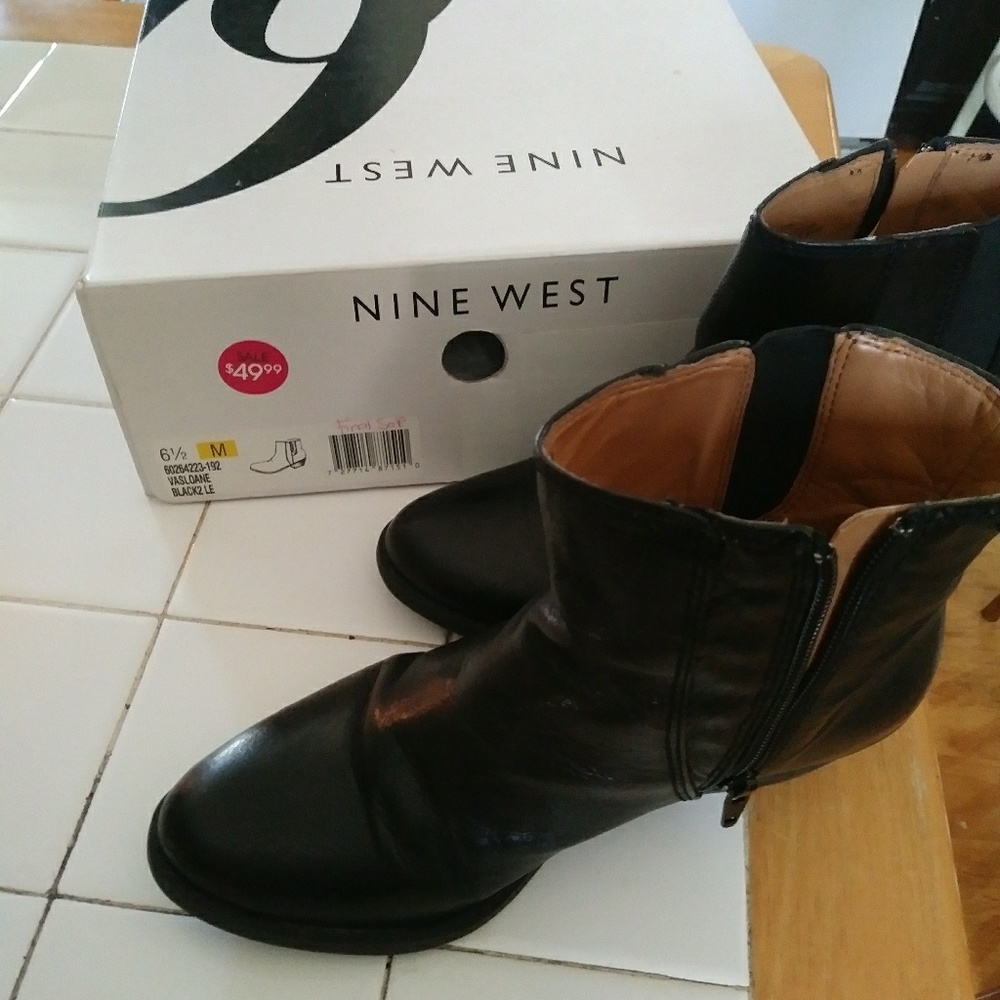 Nine west booties 6.5m